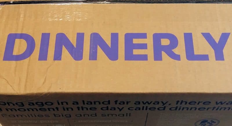 Dinnerly.com meal-kits come in an insulated box to ensure the product freshness. 
